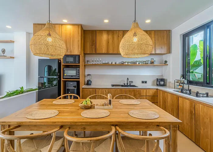 Nuve - Chic 2br Mediterranean Pool In Pererenan ヴィラ チャングー