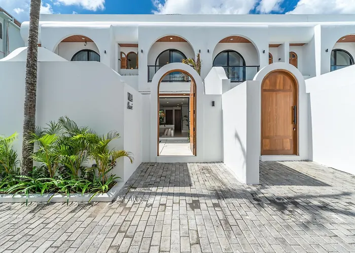 Nuve - Chic 2br Mediterranean Pool In Pererenan * チャングー
