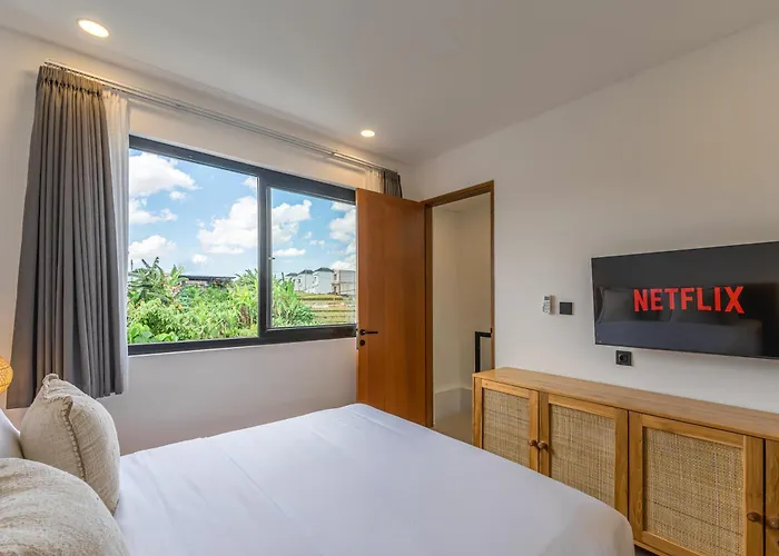 Nuve - Chic 2br Mediterranean Pool In Pererenan チャングー