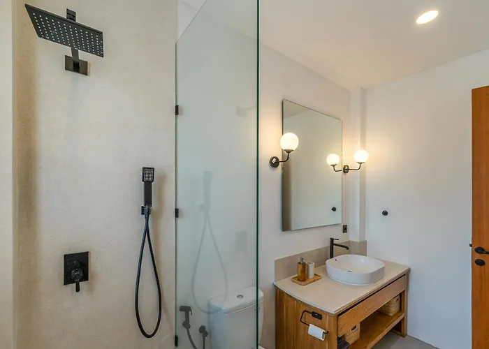 Nuve - Chic 2br Mediterranean Pool In Pererenan ヴィラ