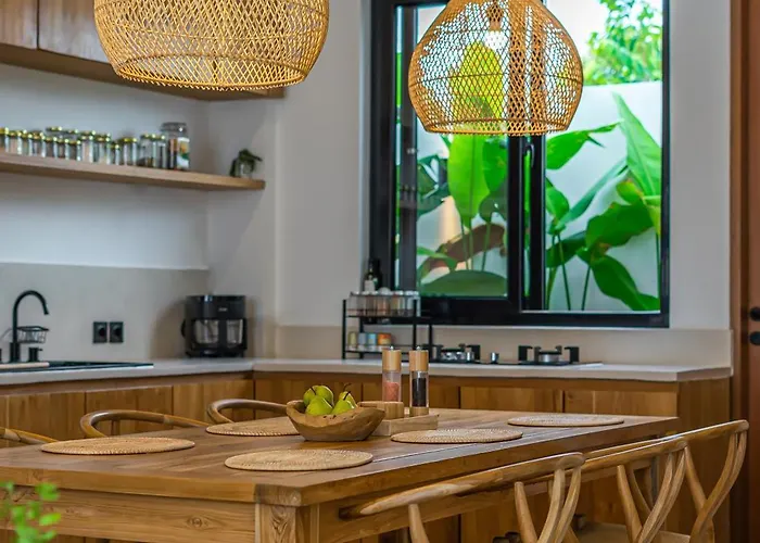 Nuve - Chic 2br Mediterranean Pool In Pererenan チャングー