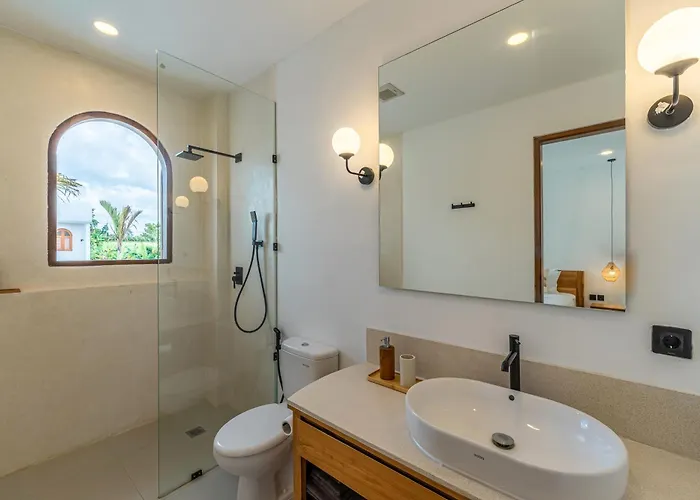 Nuve - Chic 2br Mediterranean Pool In Pererenan