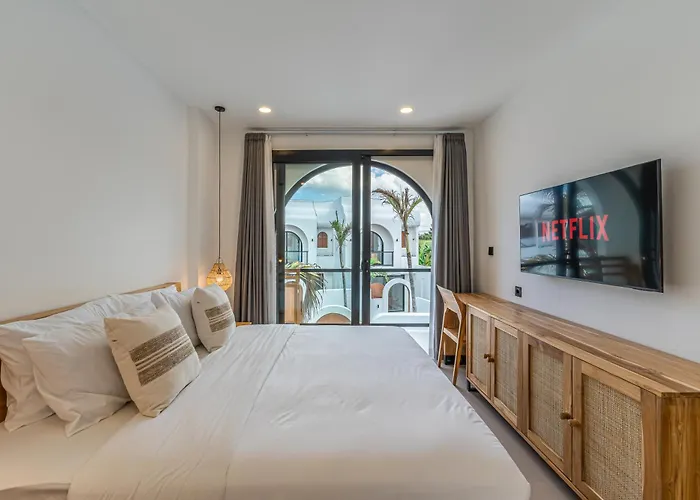 Nuve - Chic 2br Mediterranean Pool In Pererenan チャングー